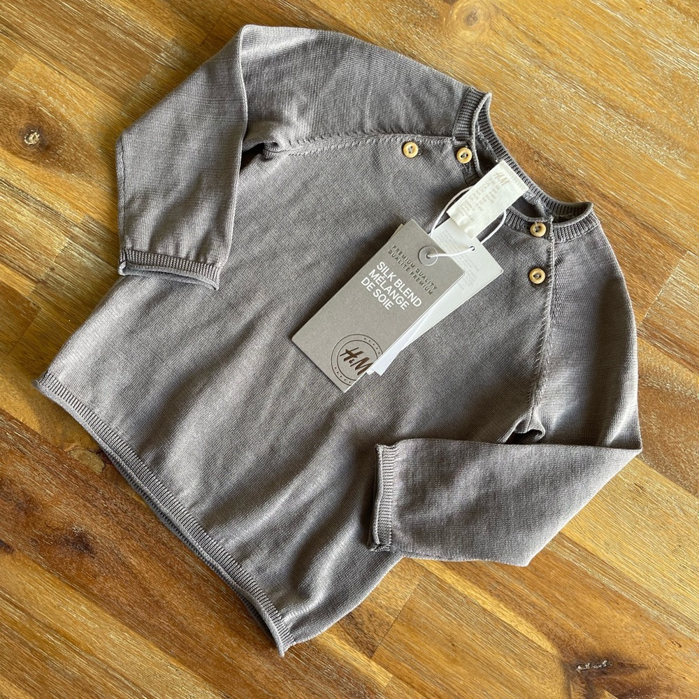 NWT! H&M Boy’s Gray Knit Sweater. Size 6mo.